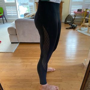 Lorna Jane Ankle Biter Tight